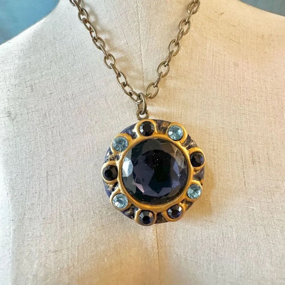 Large blue pendant necklace